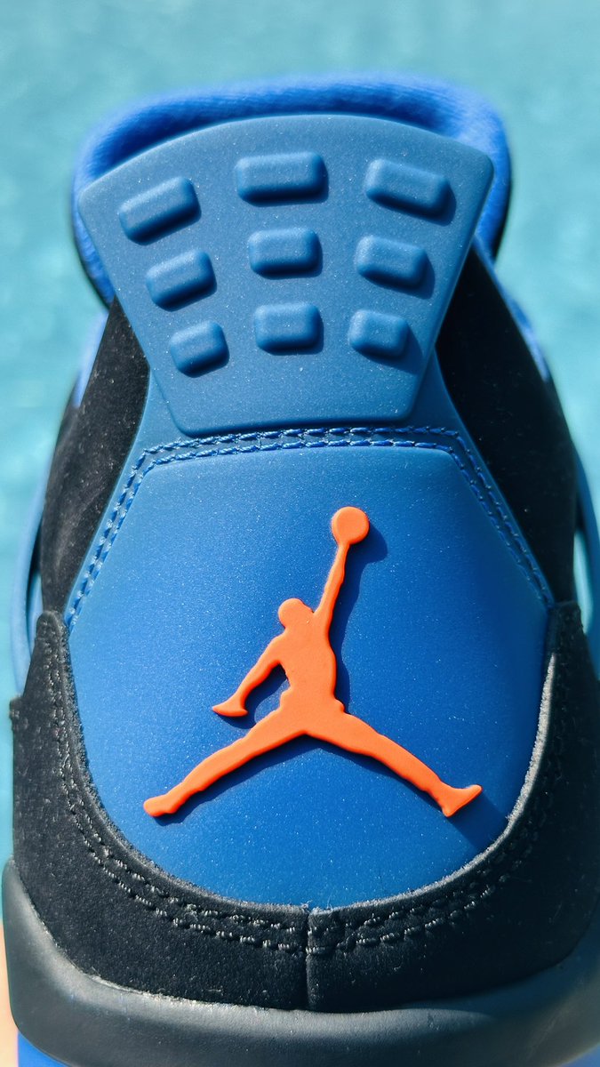 Mairjunc23's tweet photo. The Air Jordan 4 Cavs features a black suede upper with Game Royal and Safety Orange hits throughout. A bold color combination that gives this Jordan 4 its signature look. 🔵🟠⚫️

Released: 5/12/2012
Retail: $160 https://t.co/WSaBamDJZf