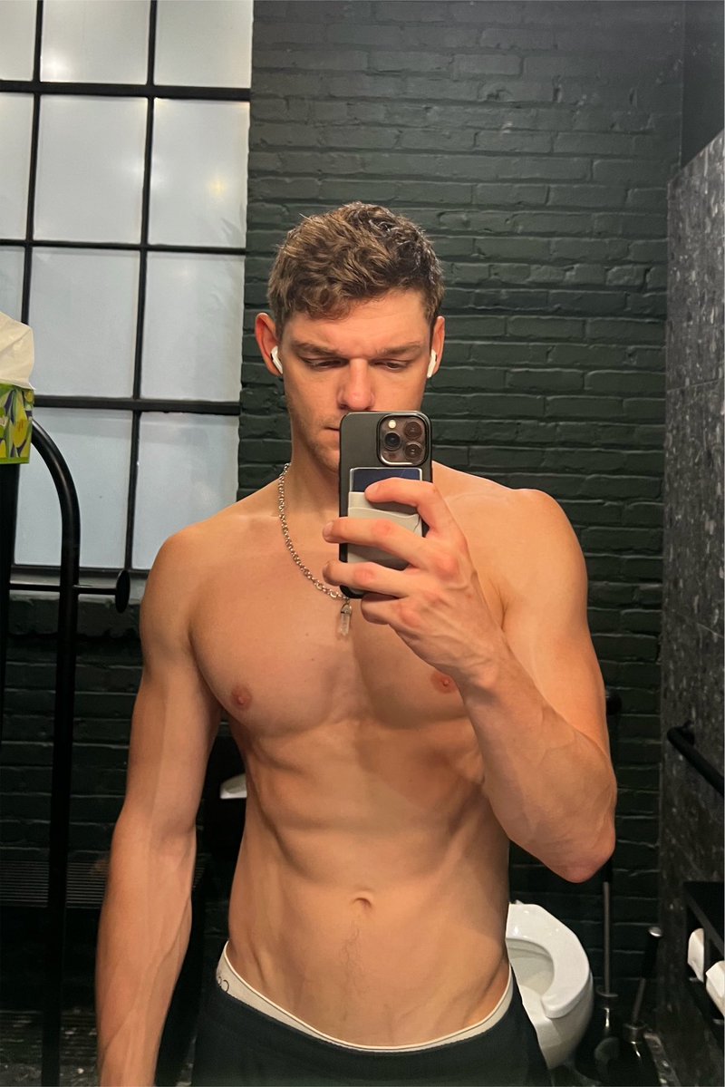 lushice4ever's tweet photo. Nothing to report 

#gay #mlm #twunk https://t.co/GNIxwBKe8W