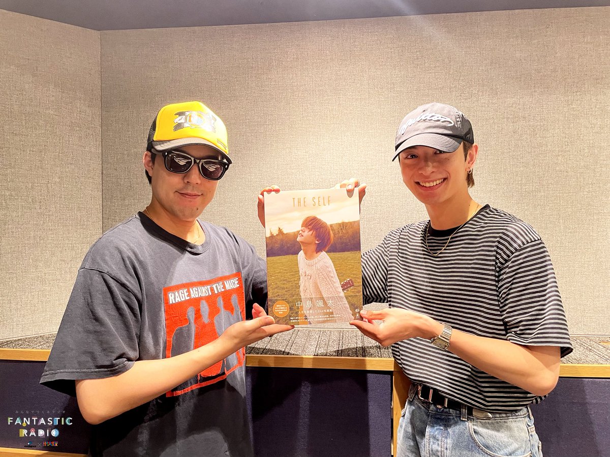 fanta_radio_851's tweet photo. 大らかで優しいところに加えて強さもあり、面白いことを見つけるとﾋﾟｮﾝと跳ねて目を輝かせだすなど「楽しいこと」に貪欲ですが、その余りのお笑い好き加減に大阪の劇場付近などで気配を探してしまうようになってしまった颯太くん お誕生日おめでとうございます🎉
#FANTASTICS #ファンラジ #FM大阪 https://t.co/F5fogAnkYh