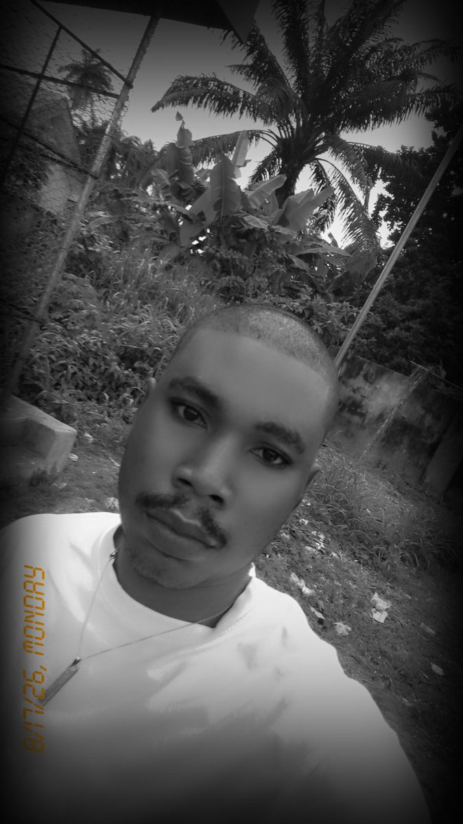 Nwanosike05's tweet photo. My new look 🙈 https://t.co/lxtNZlusOh