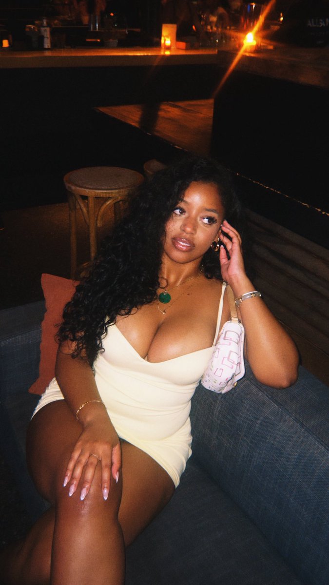 yazzzybo's tweet photo. i love posting the same pics everywhere https://t.co/jiAhSjRYw4