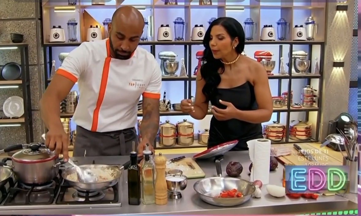 DanielaSndel's tweet photo. No puedo con #Caramelo me tiene es 💀 de risa con ese pulpo y Salami 😂😂😂😂😂

#TopChefVIP5 https://t.co/t3ZVRXDsnP