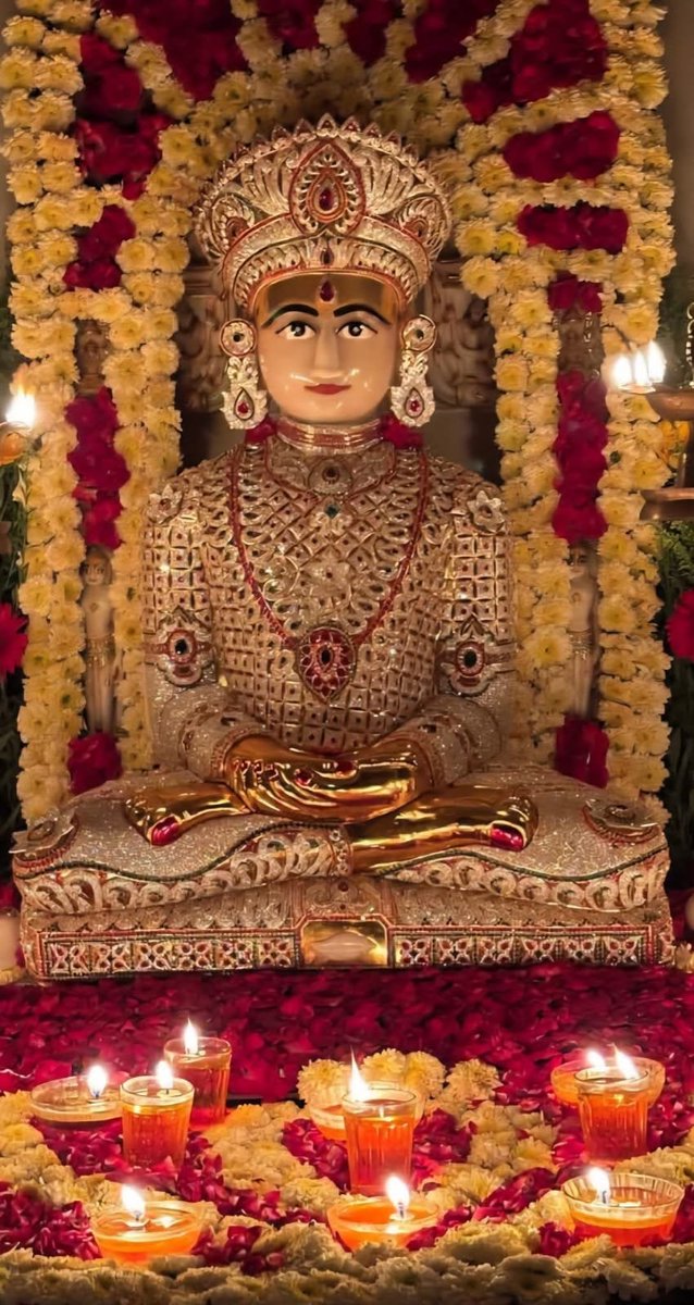 JainGoldnMandir's tweet photo. 🙏🌹कल्याणक🌹🙏

✨भाग्यशाली आज श्रावण सुद छठ(6) हैं✨
🙏श्री नेमिनाथ भगवान का 🌹दीक्षा कल्याणक🌹दिन है🙏

🙏आज के दर्शन 🔔🔔
🙏श्री नेमिनाथ भगवान💖
🇦🇹 रांदेर
🇨🇮 सूरत, गुजरात
🔰2200 वर्ष प्राचीन सम्प्रतिकालीन प्रतिमा🙏

✨आज का जाप मंत्र✨
ॐ ह्रीं श्री नेमिनाथ भगवान नाथाय नम:🙏 https://t.co/TaL3LyHSKw