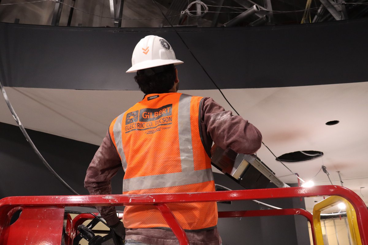 WendtCannon's tweet photo. Empowering future healthcare leaders starts with reliable power. For @uarizona Health Sciences Innovation Building, #GilbertElectric delivered main power distribution, backup systems, and specialty wiring cleanly and without incident.

#cannonwendtprojects #tucsonaz https://t.co/0MdGVt3uvr