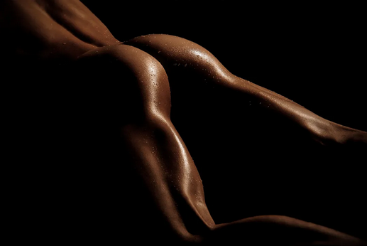 SalzAlan's tweet photo. Glute
New photo by Dennis. He wanted me to have a shinny finish so he used a bit of skin oil. Very little lighting.
#MyButt #SoftLights #ALittleSkinOil https://t.co/fBqGCjlkIb