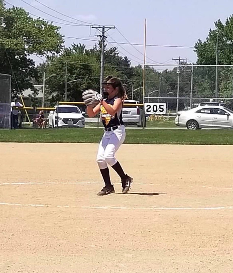 GaddisJersey's tweet photo. So excited for this new opportunity!! 💚💛🐆 @kcerv2828 @MattCervantes13 @daccwsb @ILStars18U @ShoesSoftball https://t.co/hHabHVAWez