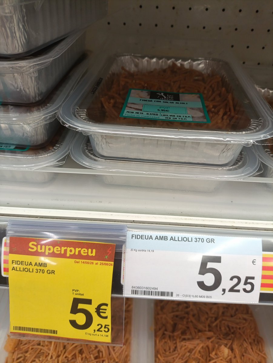 joejb69's tweet photo. @CarrefourES 
No tenéis verguenza ‼️
Visto hoy en Carrefour Sant Fruitós de Bages.
Creéis que esto es forma de tomar el pelo a vuestros clientes? 
No es un caso puntual, porque ya se ha detectado en mas ocasiones. Cada vez compro menos en vuestro supermercado por estos engaños. https://t.co/5BumRvq5Pp