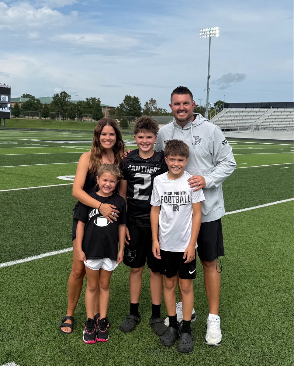 CoachHillerich's tweet photo. Ready for the fall... Let’s roll! 🏈
#TeamHillerich #WeArePN https://t.co/rNHPvfvCgA