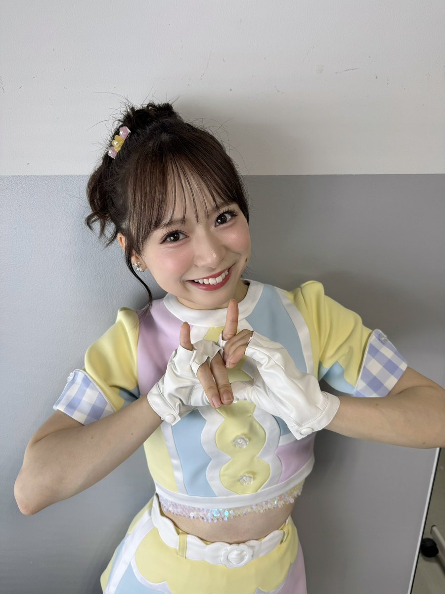 Kuranoo_Narumi_'s tweet photo. 昨夜は！
📺テレビ東京『プレミアMelodiX!』
ありがとうございました😊✨
みんなと集合写真チャレンジ📸

#AKBが好きish
#プレミアMelodiX https://t.co/qylvjm5MLC
