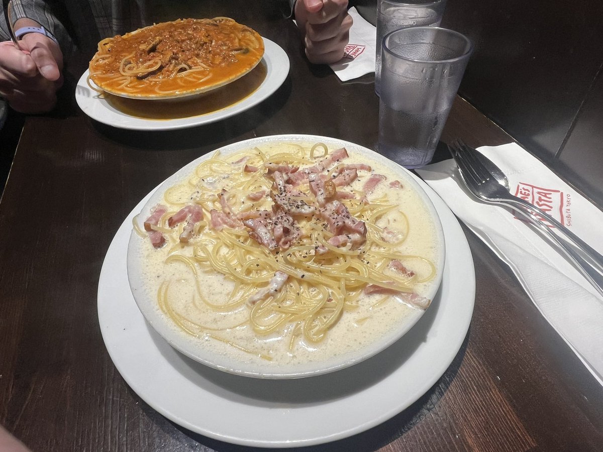 washiclub's tweet photo. 新宿伊勢丹さんで開催されていた和詩倶楽部の期間限定販売会も本日8/18最終日となりました😢

多くのご来店、誠にありがとうございました🙇

最後まで全力営業中ですのでよろしくお願いいたします(ง🔥Д🔥)ง

⚠️本日8/18は18時閉場です⚠️

#和詩倶楽部
#新宿伊勢丹
#扇子
#絶望パスタ https://t.co/ceyozQkBnK