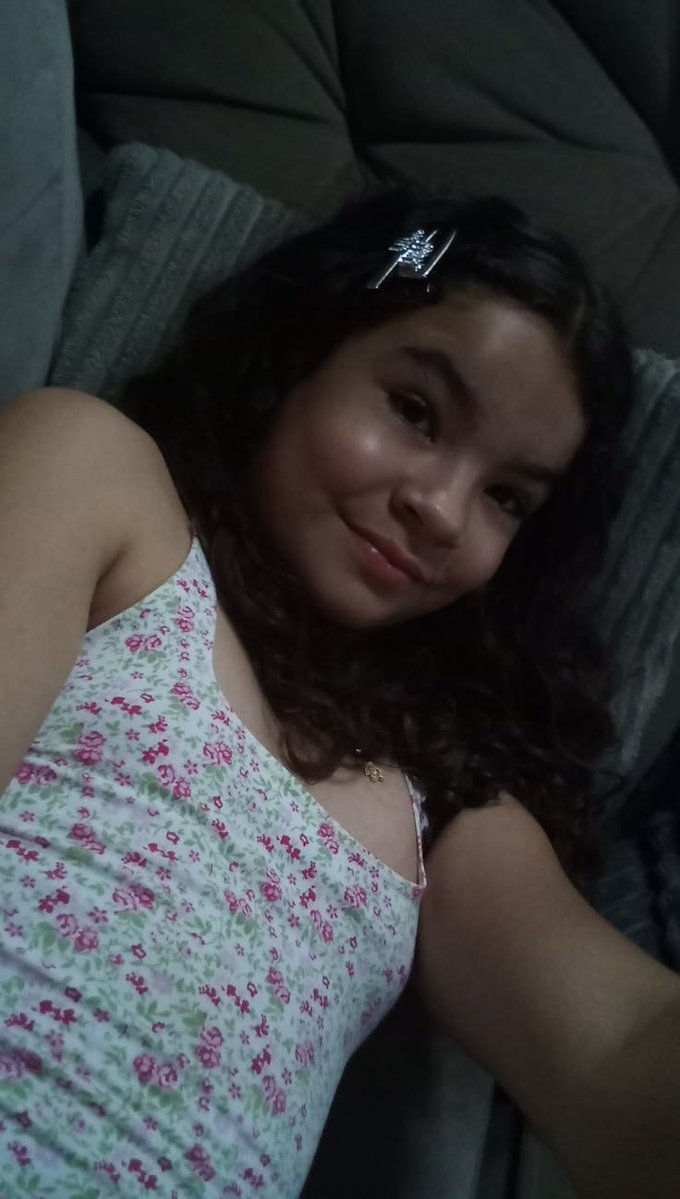 Triggerhappy_0's tweet photo. Se eu te chamar no PV você responde? Sim ou não?? https://t.co/6x1Di4N7wh