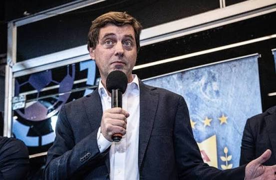 Se_Comenta_Que_'s tweet photo. 🚨 NOOOO NO LE TOQUES AL JEFE DE @AUFOficial

SOLO APLICA CÚANDO NO  PERJUDIQUE AL PATRÓN DE @Bassorelli QUE SE LLAMA @nachoalonso33 🤷😉 https://t.co/w5ohmbsxr8