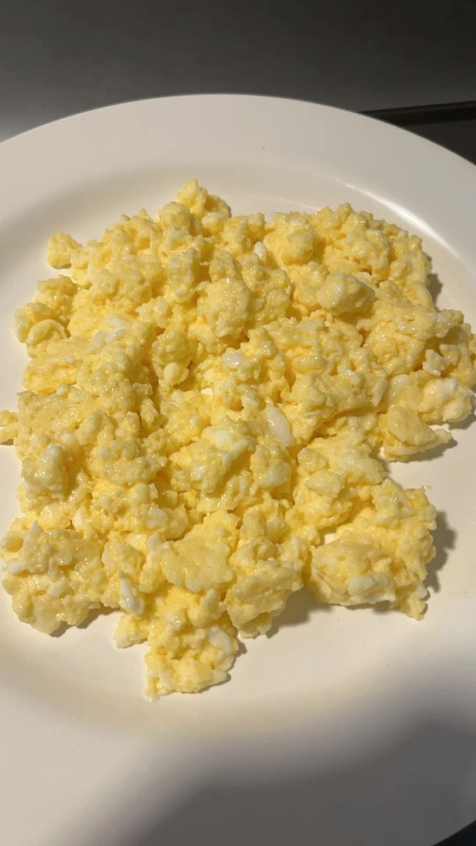 NuevoComienzx's tweet photo. LOS ÚNICOS 5 ALIMENTOS QUE TU CUERPO REALMENTE NECESITA CADA DÍA.

1. Huevos https://t.co/olei8KlBtn