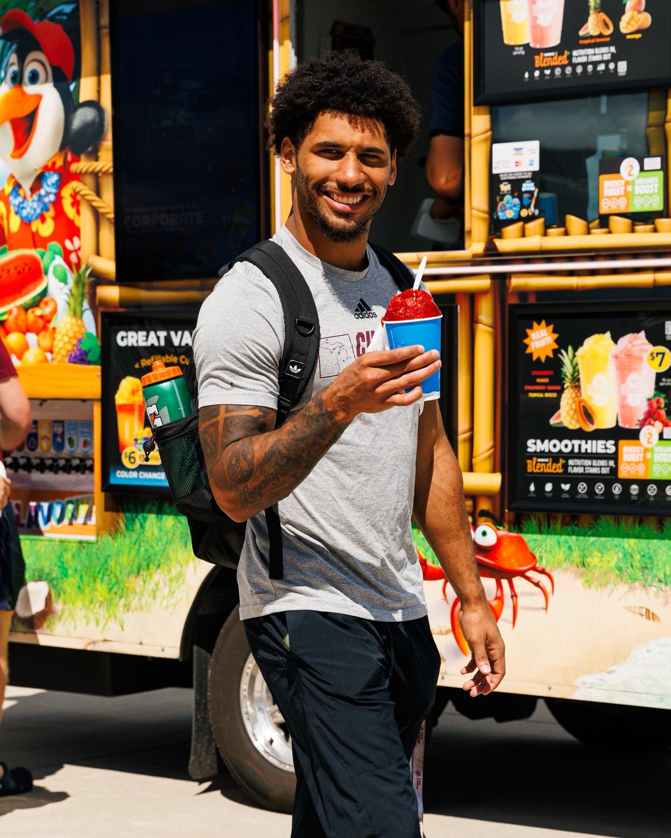 CMU_Football's tweet photo. Who doesn’t love a post practice snow cone?

#FireUpChips https://t.co/uuRy87LcZo