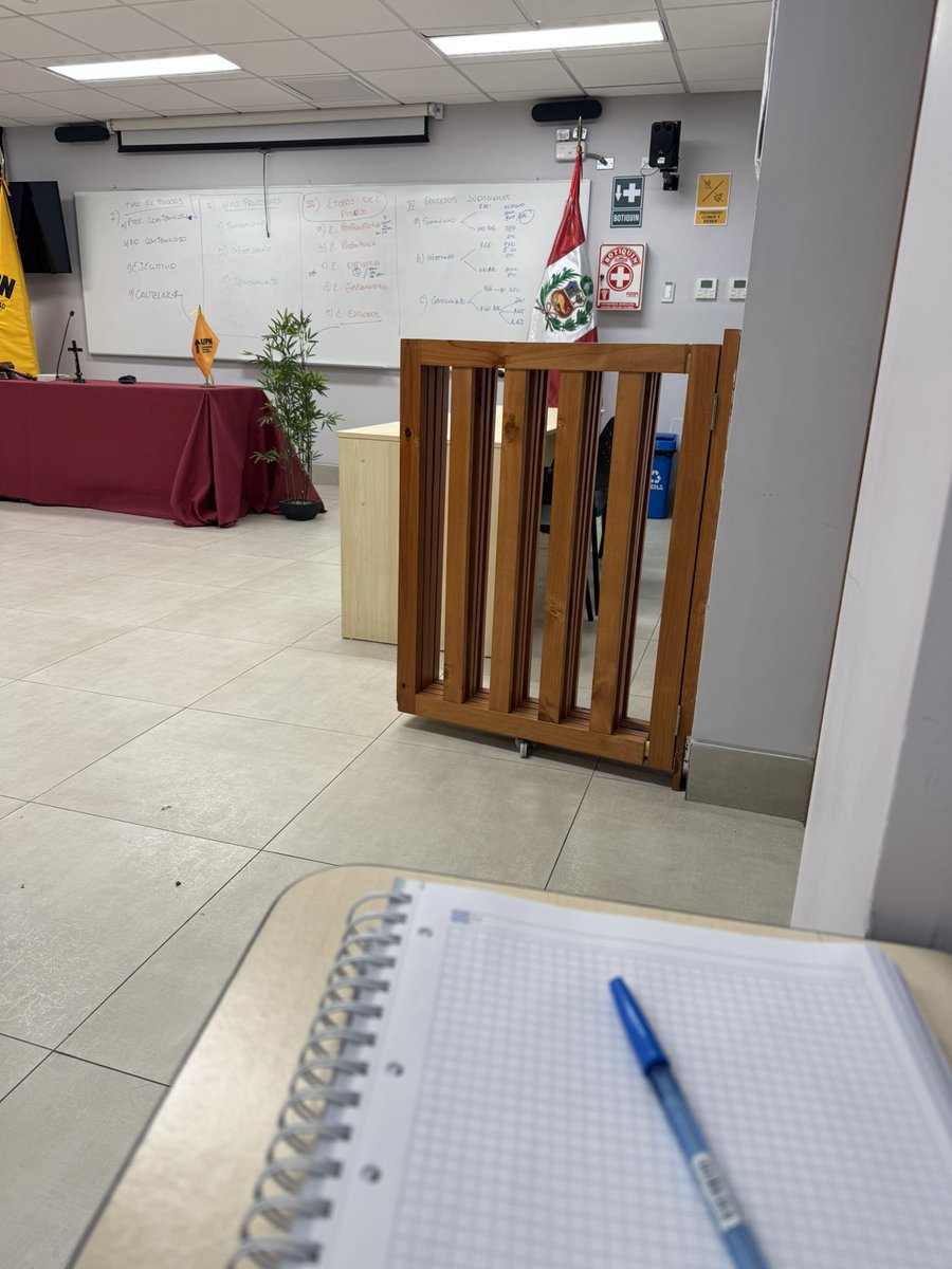hisklv's tweet photo. Ni empieza mi clase y ya me quiero ir 💀 https://t.co/yBdgvFXBfl