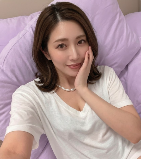 EstherTian3's tweet photo. 46歳のおばさんです。        
お世辞抜きでまだイケるよ！って人はいますか？ 
いませんよね...        
若作りばかりしてごめんなさい https://t.co/v0SNekvKy0