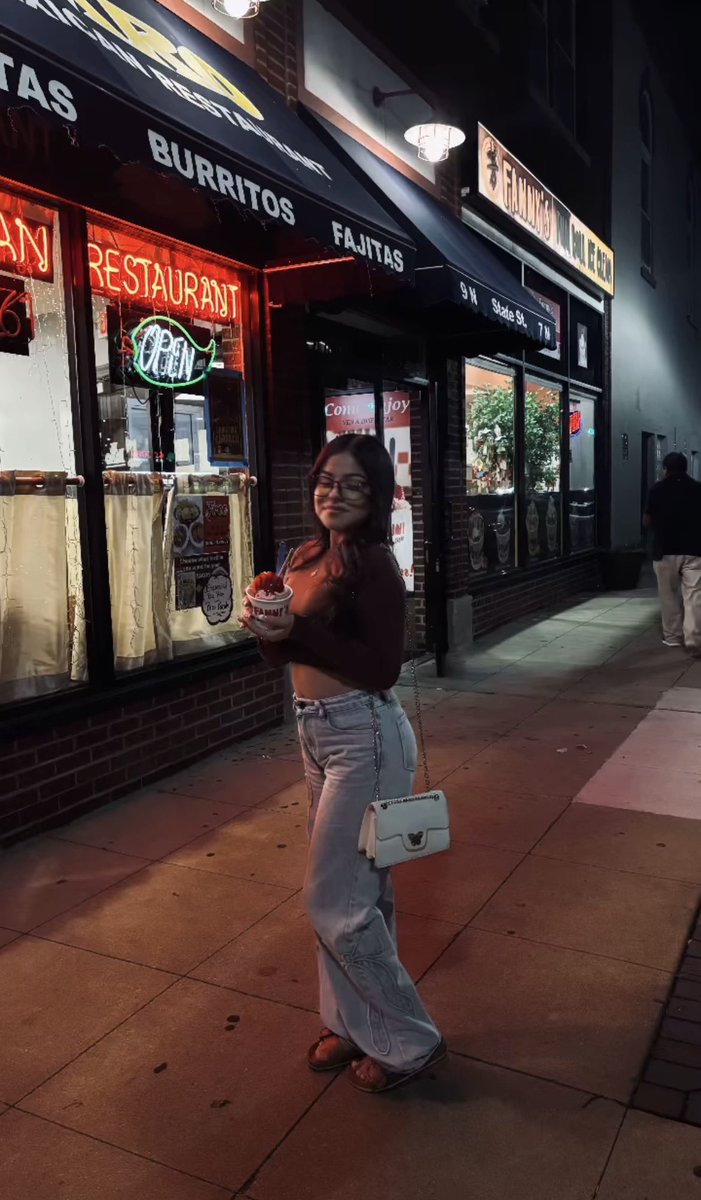 marirey_20's tweet photo. i loved this picture i took lmkk 🥜🥜 #nsfwtwtًً https://t.co/Sy2nzOM3ej