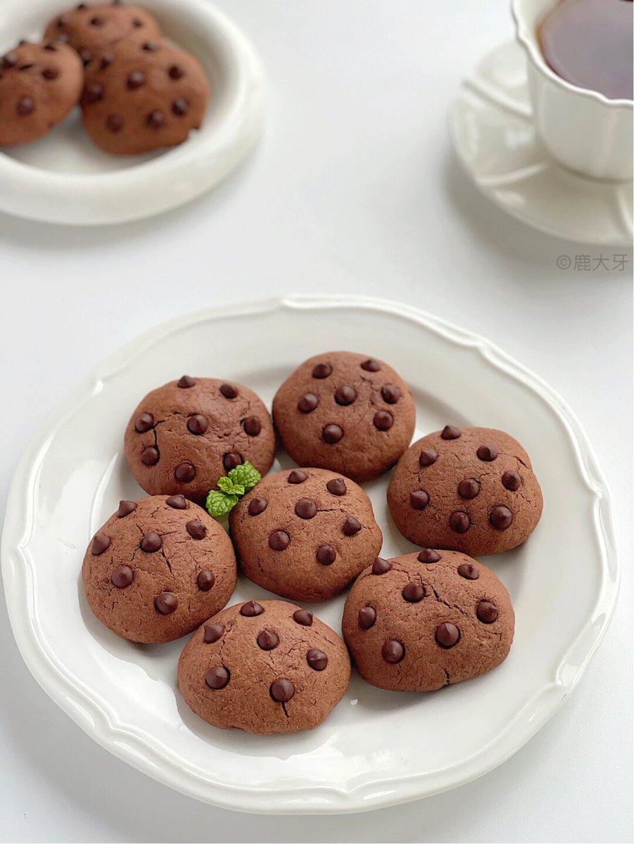 MitchelAusley's tweet photo. Just had the coziest Saturday morning baking session with homemade chocolate chip cookies—warm, gooey, and already half gone by my roommate! https://t.co/mogW7u4ICF