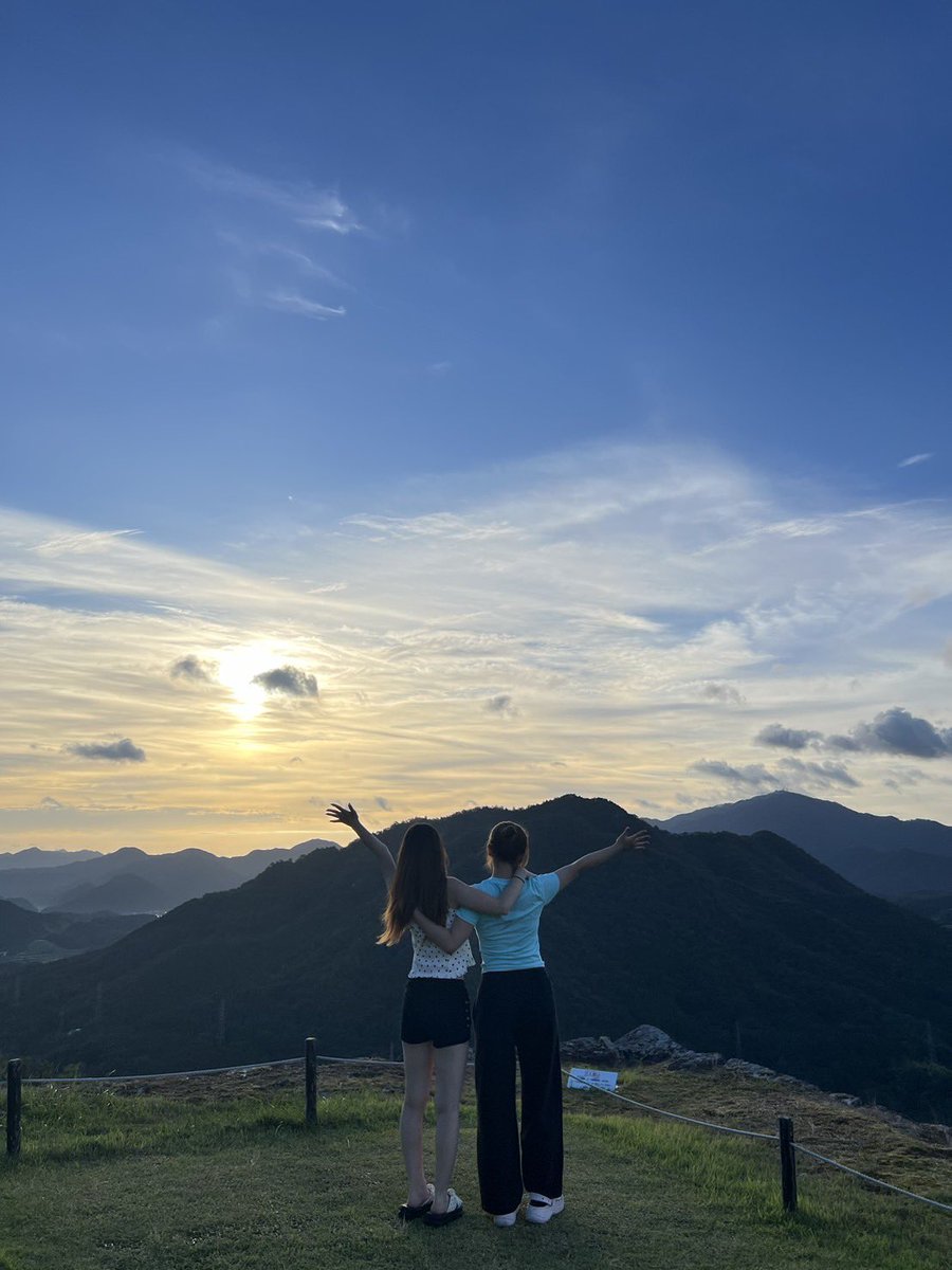 takeda_castle's tweet photo. おはようございます☀
今朝も爽やか☺️
日の出の光を浴びちゃってください！ https://t.co/97VBKw1HIJ