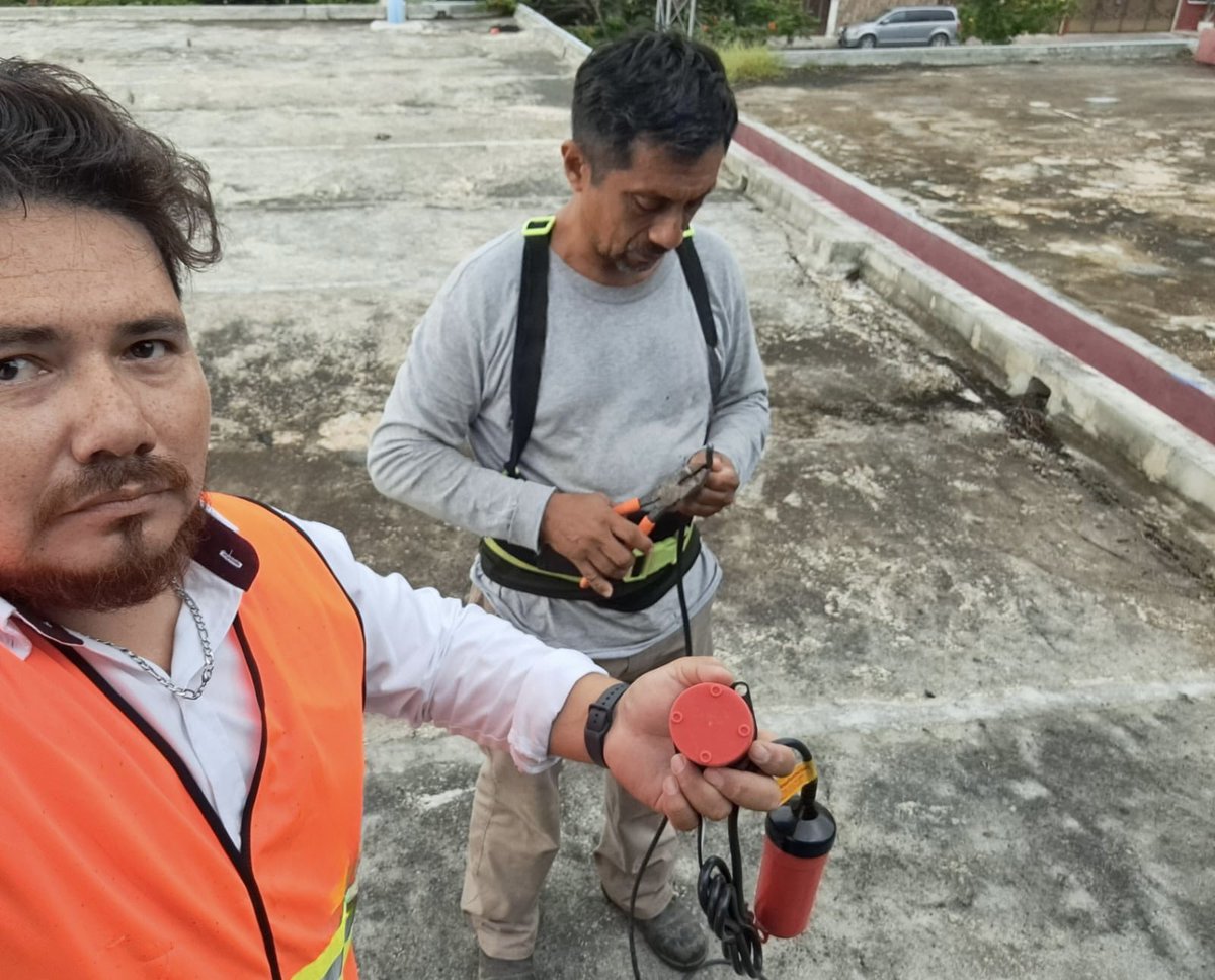 FTorresRivas's tweet photo. Seguimos trabajando en Mulsay para atender las necesidades de la zona. 💧

Nuestro equipo de ingenieros , se encuentra realizando el cambio de cable y electronivel para restablecer el adecuado funcionamiento del sistema.

#RenacimientoMaya @huachodiazmena #JAPAY https://t.co/iuipxNZ8nL