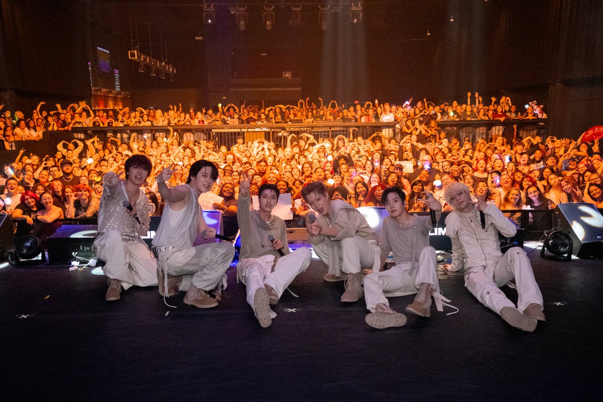 LeoPresents's tweet photo. 2026 OMEGA X TOUR
‘NO LIMIT’ LIVE IN CHARLOTTE

#OMEGA_X #오메가엑스 
#OMEGA_X_NOLIMIT_TOUR
@OmegaX_official https://t.co/qIsMpVIEXe