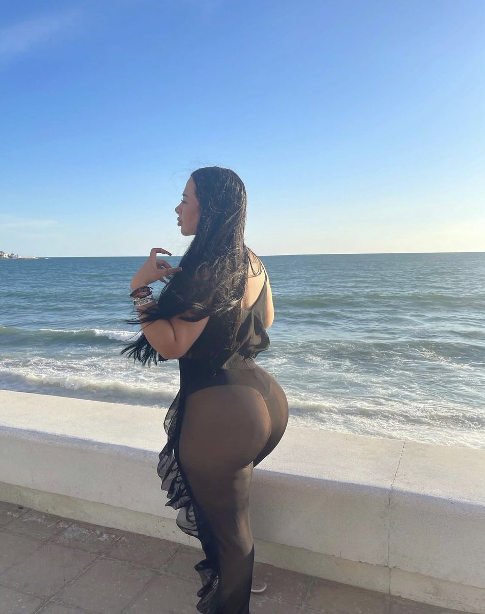 Karlymty97's tweet photo. Se ve bonito mi pelo y mi perro 🍑😘 les gusta ?? Gustan ?? https://t.co/gA883hI7jT