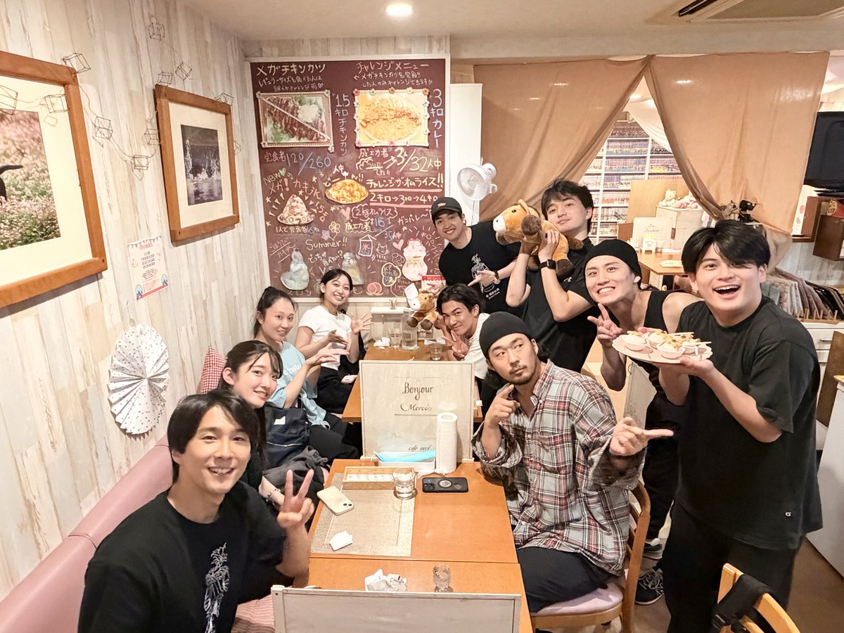 caferestmars's tweet photo. #新鶴姫伝説

新キャスト様にご来店いただきました😊ありがとうございます！
入れ替え稽古頑張ってくださいね💪7期も楽しみだなぁ〜！
🌸9月12日7期初日🌸 https://t.co/GDas9tMUZX
