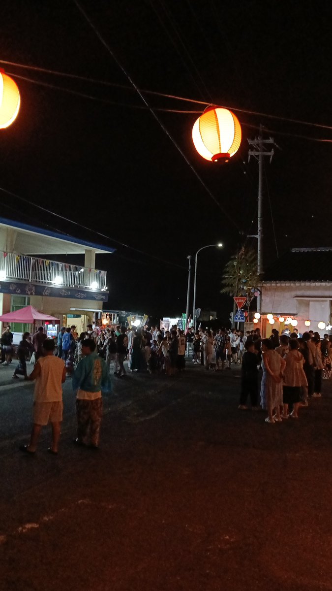 janis_frontslim's tweet photo. みにじゃーにーず　8月の地域紹介活動

今週は、お盆休み期間中　常滑市各地区で行われた盆踊りの様子をお届けします。
最初は8月8日　坂井地区の盆踊りです。
海岸近くで花火もあがりました。
#常滑市坂井地区 
#じゃにすみにじゃーにーず 
#ジャニス工業 https://t.co/GLOSyyxHQG