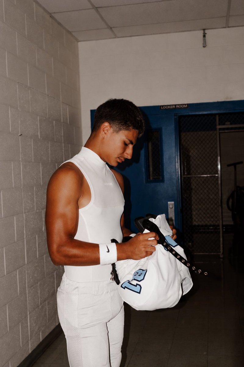 JosePorras81's tweet photo. I’m beyond grateful to say I’ve been CLEARED TO PLAY 🏈

From surgery, rehab, setbacks, and countless hours of work, this journey has taught me so much. Thank you to my family, coaches, trainers, PT, and teammates for supporting me always.

Most importantly, thank you, God. 🙏🏽 https://t.co/xN5o2WgFaS