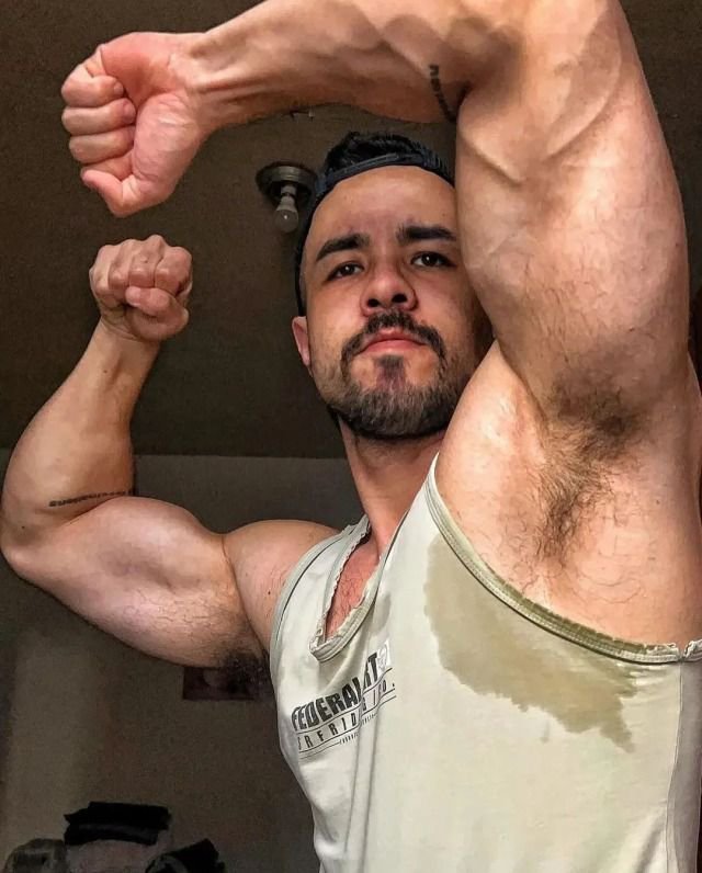 marcel_aromeh's tweet photo. The gym gave me muscles. Pride gave me confidence. https://t.co/5aPwXk4Q2d