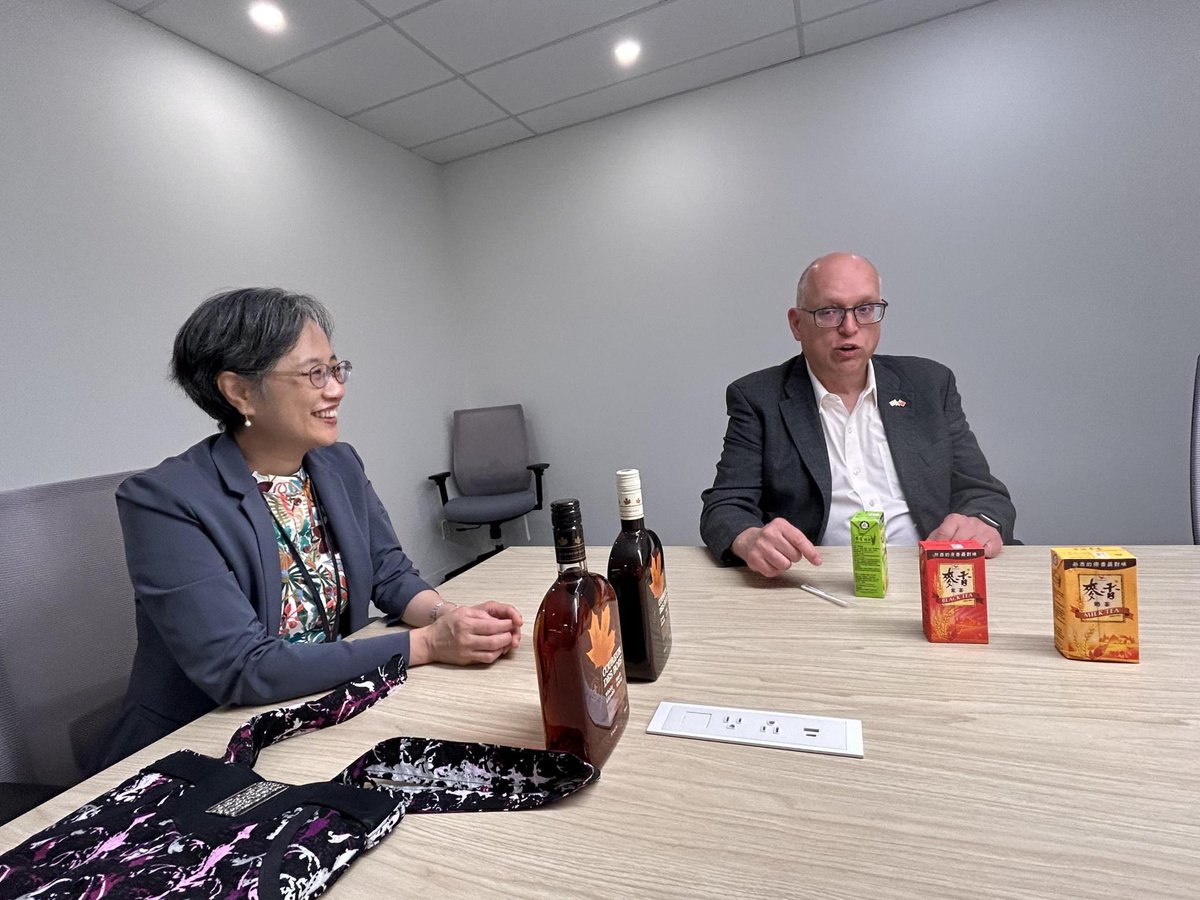 bectmyul's tweet photo. Nous avons l’honneur d’accueillir Monsieur @sbergeron , ancien Vice-président de la Commission des affaires étrangères de la Chambre des communes et grand amoureux du Québec. Votre visite a été une belle occasion pour saluer votre contribution de longue date à l’approfondissement  des échanges entre le Canada et Taiwan.