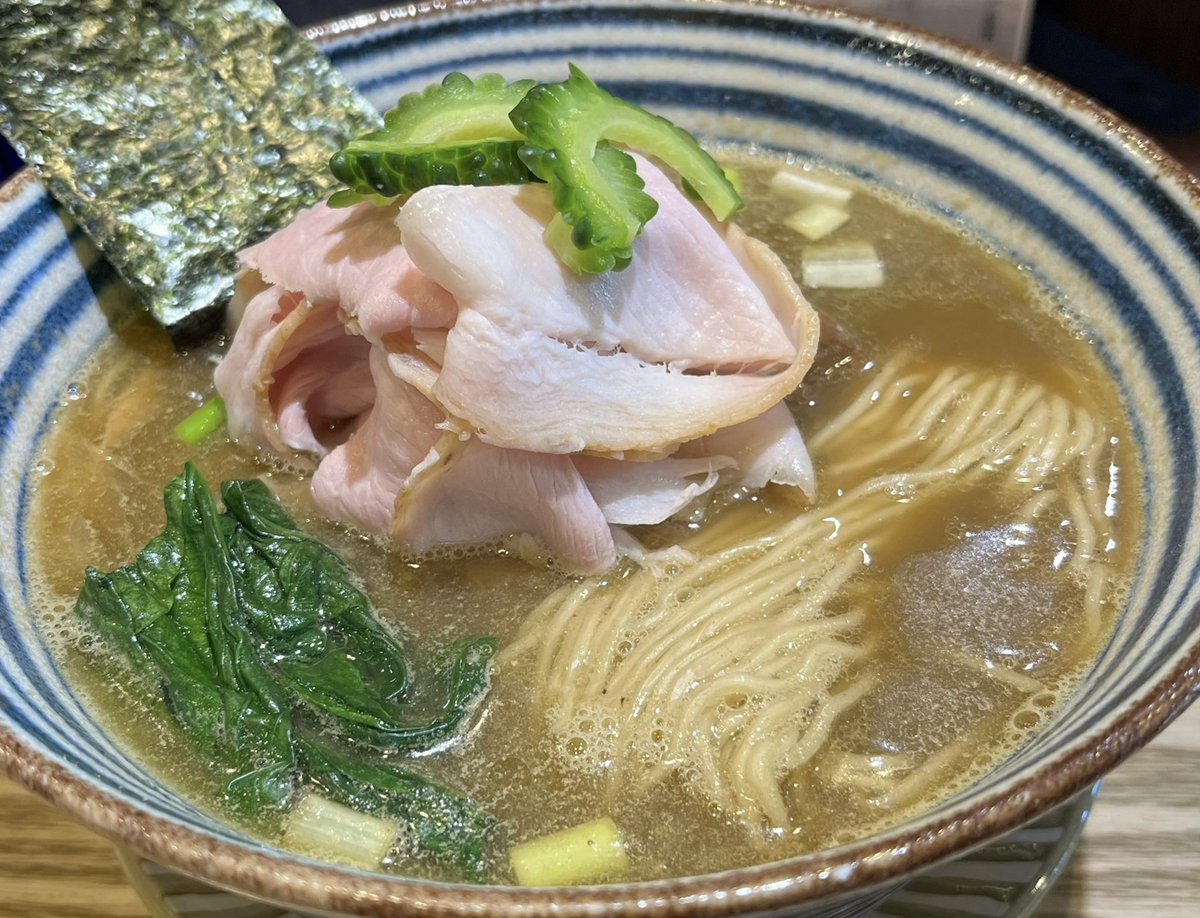 kybo04081's tweet photo. ラーメンレポート
RAMENひろ松(静岡市葵区伊呂波町) 
平日の朝数量限定
「ド煮干しらぁ麺 国産小麦細麺ver. トッピングあり」

ド煮干を求めてまた行ってきました！

前回いただいた時より煮干し感増してる⁈

大満足な一杯❣️ https://t.co/mRp6wbHoxU