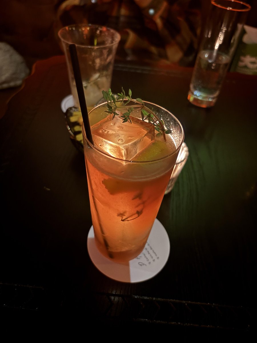 AstridSuherlan's tweet photo. Super pretty tea orange cocktail https://t.co/X6cpBW1yox