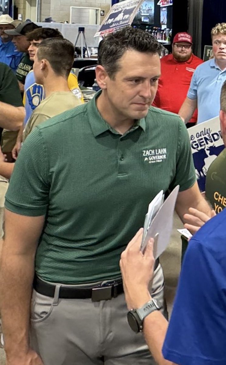 Team_Sand's tweet photo. he has to wear a shirt with his name on it since no one in Iowa knows who he is https://t.co/9Jf3b57y6B