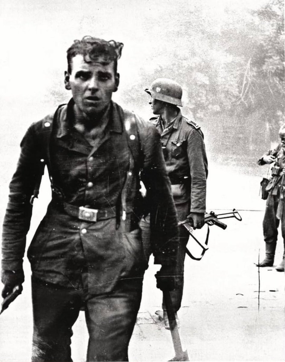 thepalehundreds's tweet photo. Exhausted German Soldiers Returning from Close-Quarter Combat with Soviet Shock Troops.

Ukraine, 1943 https://t.co/fY8oaO0h7o