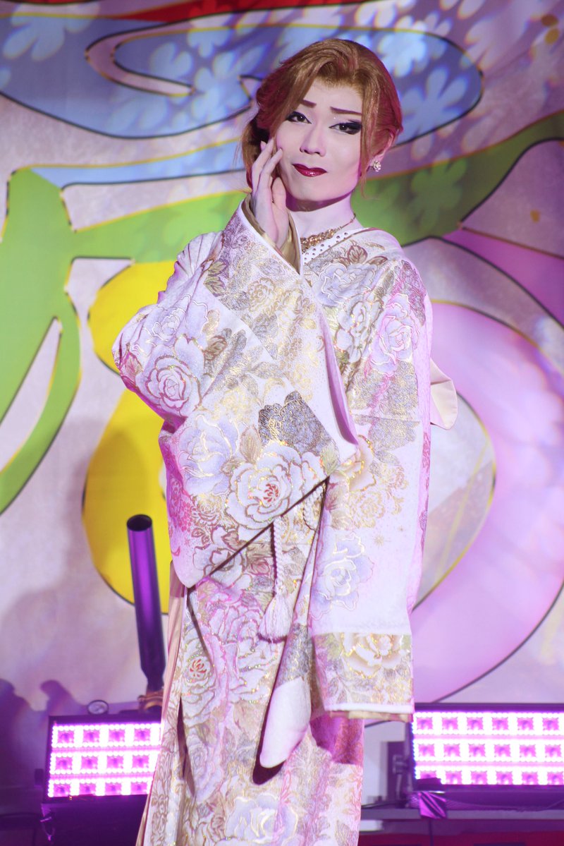 S2safk's tweet photo. 2026.8.9 翔聖祭り 夜の部

「時の流れに身をまかせ」

#寿美空 #劇団寿 #高槻桜花劇場 #大衆演劇 https://t.co/B2JOFPPiJU