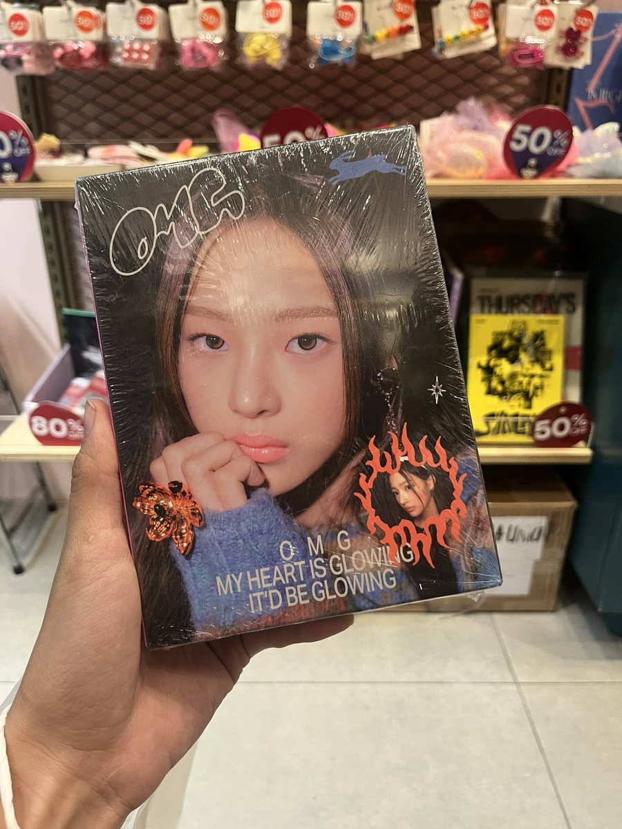 user143_riki's tweet photo. @kooskio Here is the minji album I bought, I also got minji bluebook album and hyein omg album https://t.co/eCjfdz0qiY