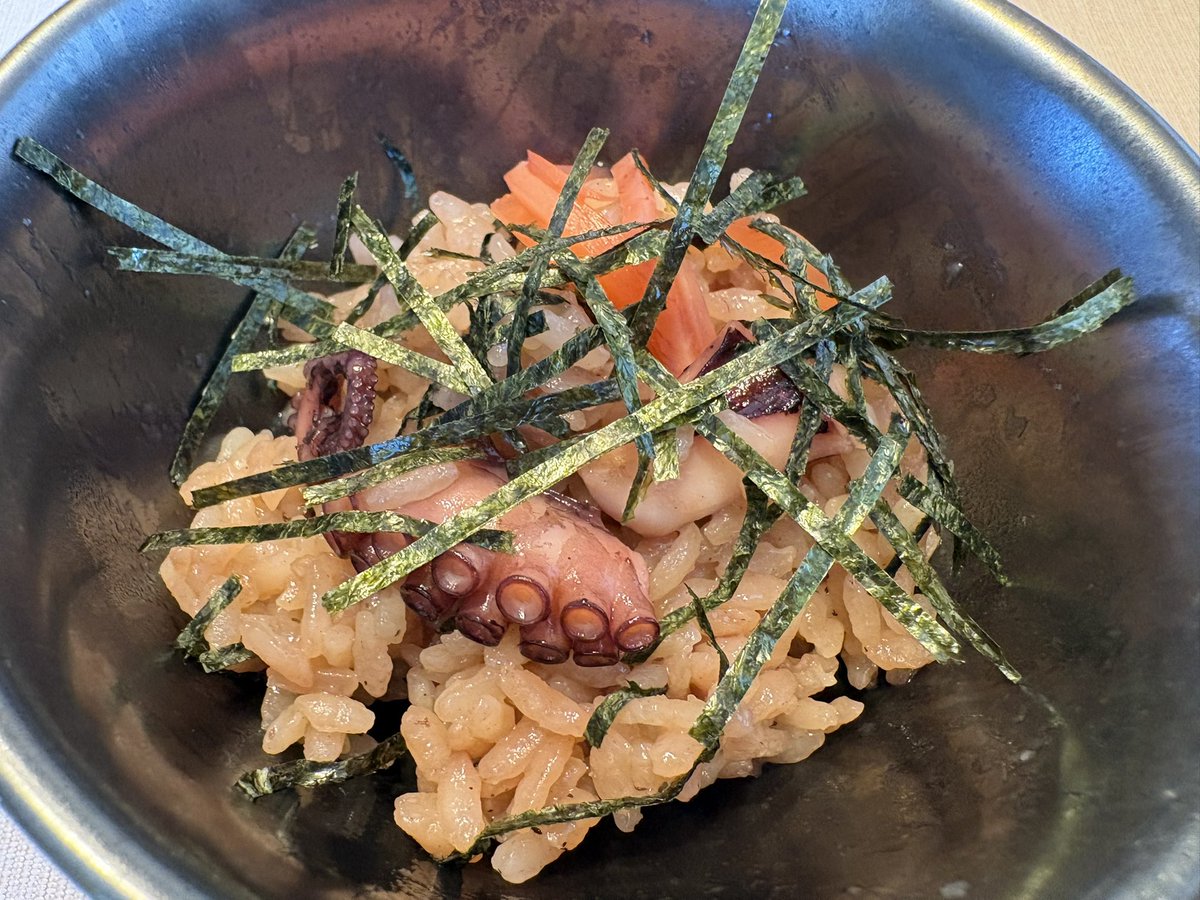 tabo0719's tweet photo. 釣ったタコで🐙
タコ飯🐙🍚
#タコ
#タコ飯
#蛸釣り https://t.co/9WI08QwY7E