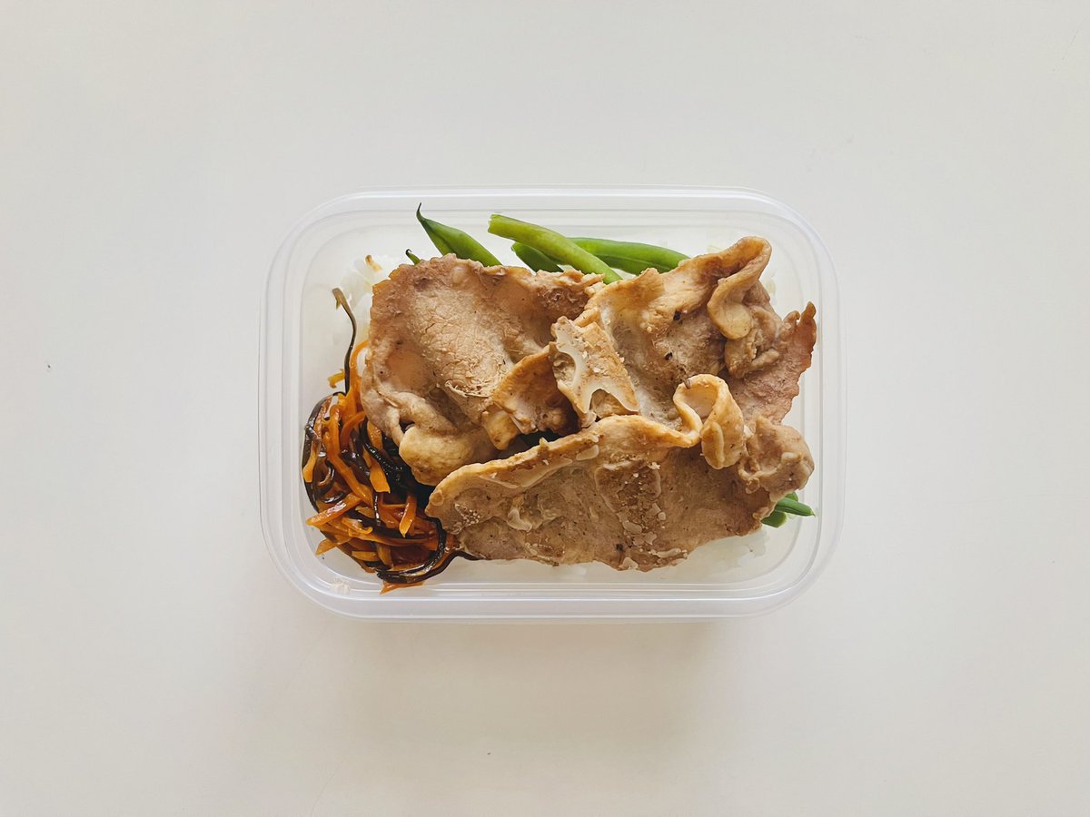 ___by_me's tweet photo. 豚ロースの甘辛焼き 人参塩昆布

はまちと鯛と大葉の混ぜご飯(にしてね

食べやんでも大丈夫やった時に今だけ戻りたい🥲
代謝そのままで戻りたい、、

#お弁当 #お弁当記録 #me弁当 https://t.co/y7AcLTHwiw