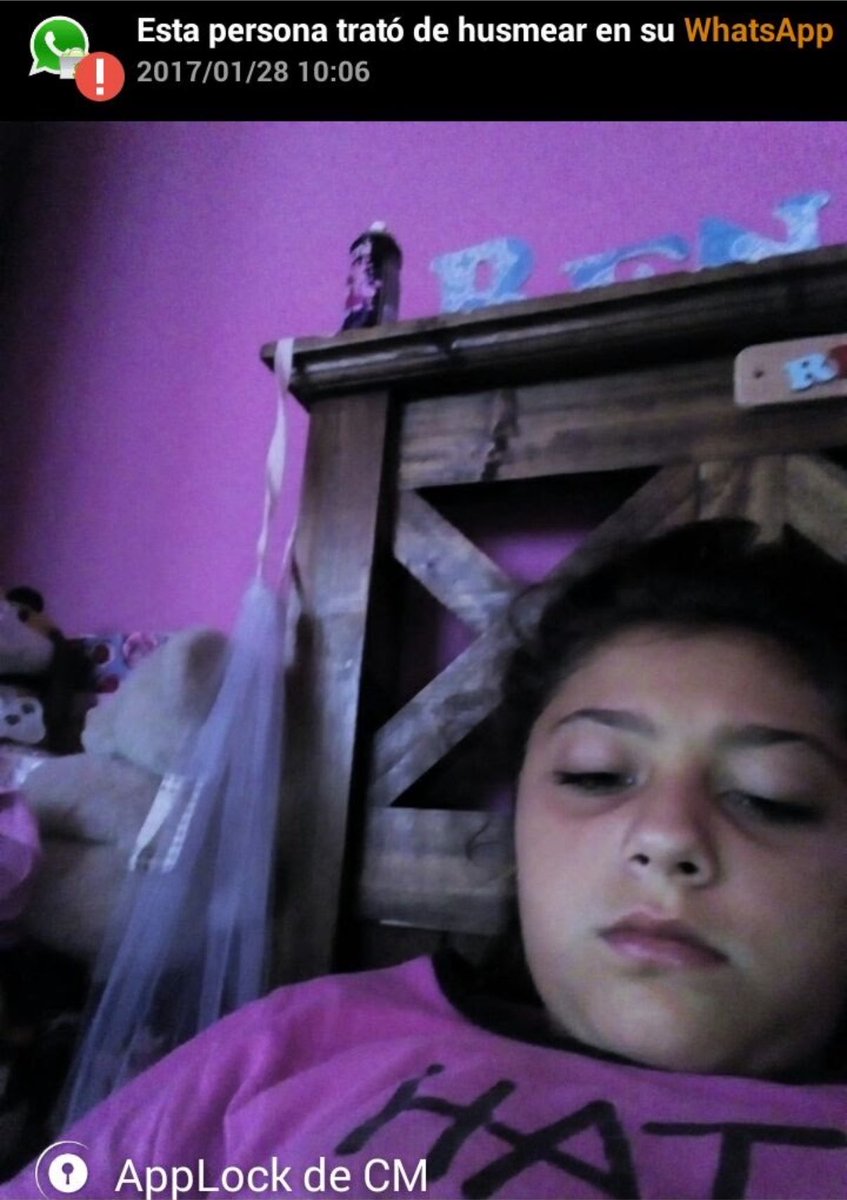 Ak4Tiki's tweet photo. cuando era chiquita tenia esas apps para bloquear las aplicaciones Y TE SACABA FOTO cuando ponias mal la clave entonces cuabdo entro a mi google fotos viejo me encuentro cin estas cosas https://t.co/P2UZG5pdtb