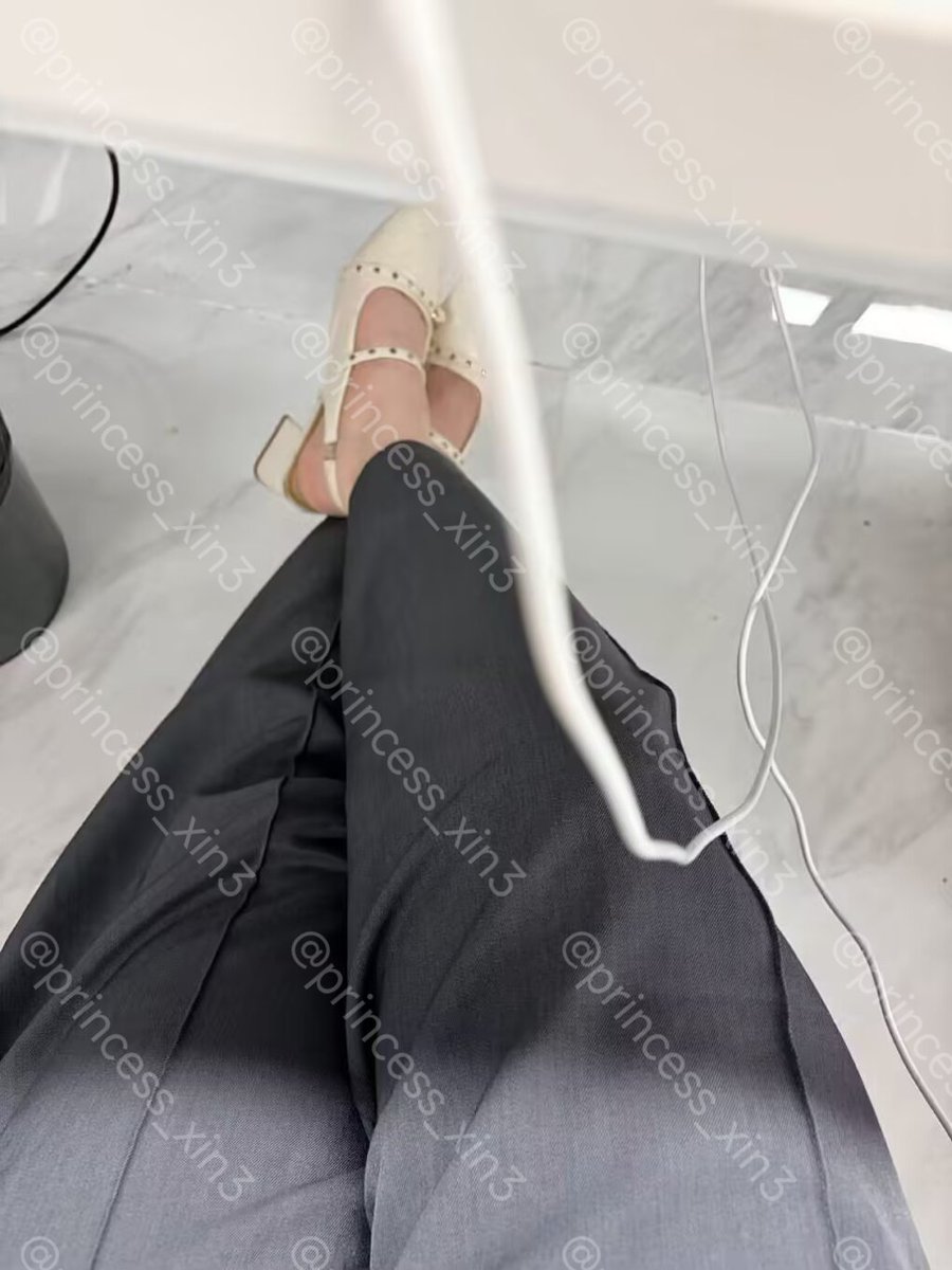 princess_xin3's tweet photo. 感觉日常随便搞的穿搭怪怪的♪ https://t.co/t7XSaDw1mh