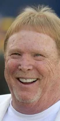effvig's tweet photo. @JoJoFromJerz @atrupar Mark Davis, owner of the Raiders, laughs at that hair. https://t.co/CJp0ZrI1E9