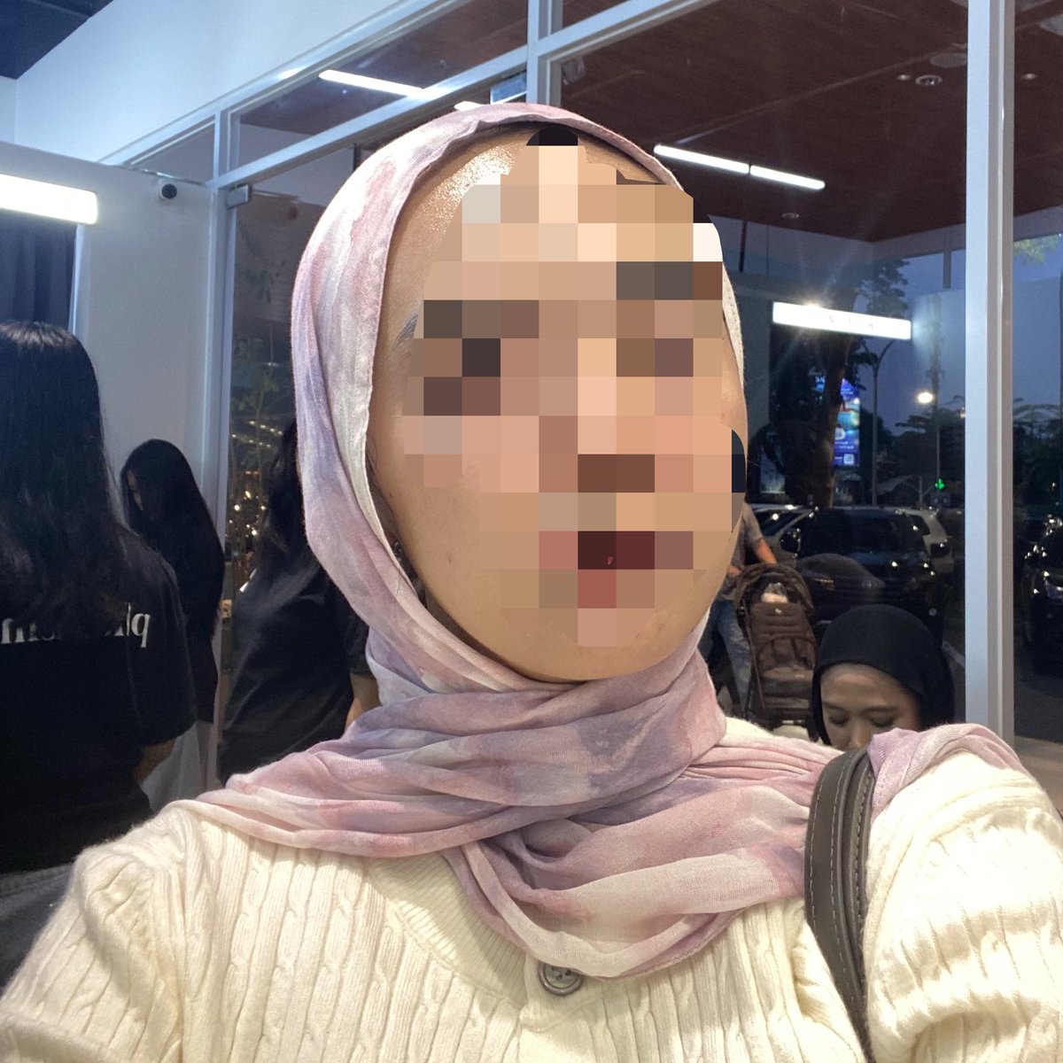 cancjune's tweet photo. wts pashmina viscose motif 
- hessa qaya 180k 
- fabeeya dreamy orchid 75k 
dua duanya baru sekali dipke masih good condi https://t.co/2iR0vmB1FN