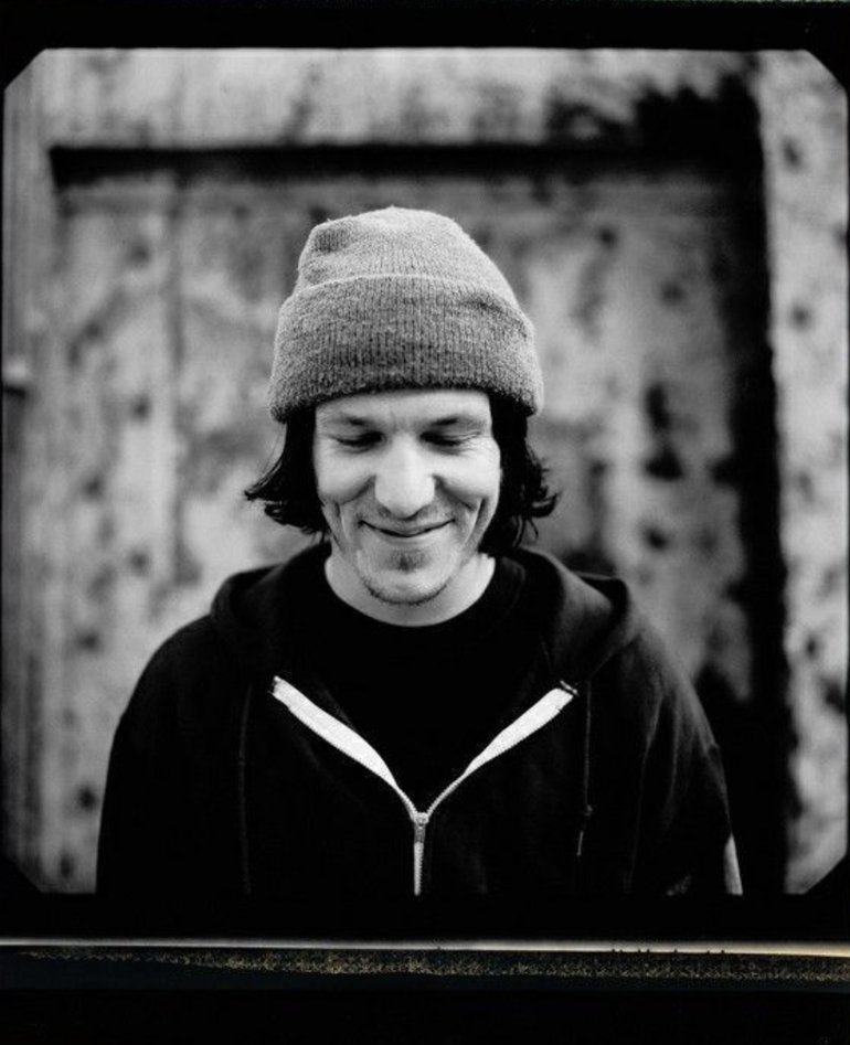 thejunebugfreak's tweet photo. Elliott Smith would've turned 57 yrs old today. Happy birthday to one of the most remarkably gifted songwriters and musicians who made some of the most hauntingly beautiful, vulnerable music I've ever heard.
I adore him immensely 💜 https://t.co/kaZV3j3fhV