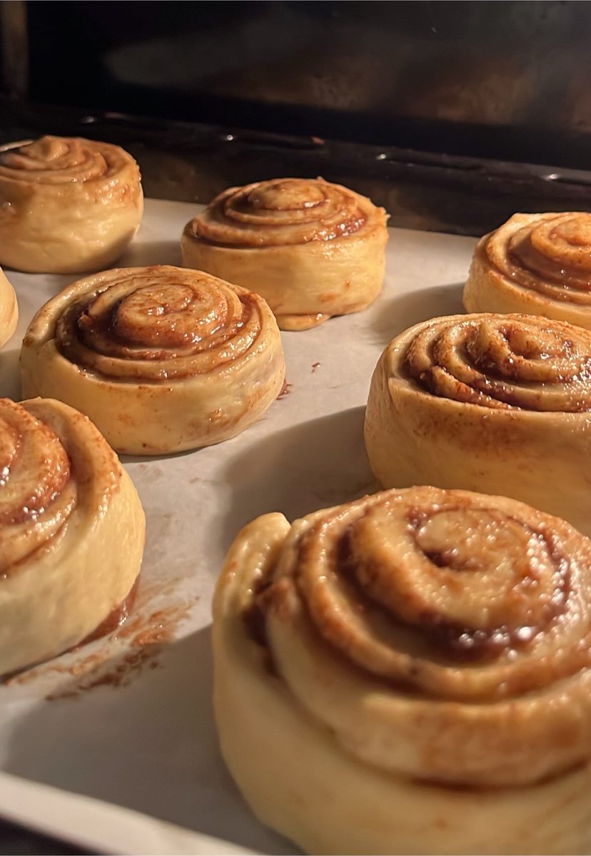 Yo_kcs's tweet photo. Amo hacer rollitos de canela y ver cuando fermentan https://t.co/3fCO0q75Nw
