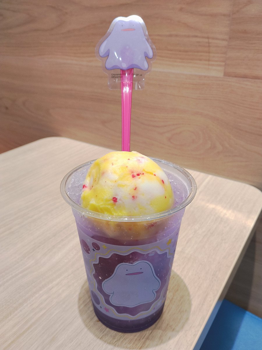 hanalamdki's tweet photo. パチパチしますなぁ、
これがピカチュウの味なのか！？
下にあるゼリーみたいなのもｵｲｼｯ!?
シールも嬉しいﾔｯﾀﾈ٩(｡・ω・｡)و https://t.co/yyqixbLvul