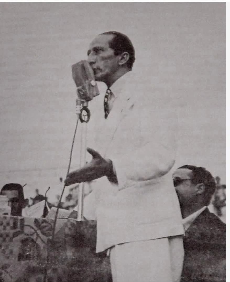 jpenalver's tweet photo. En fogoso discurso en el Nuevo Circo de Caracas (27-6-1943), dijo el poeta Andrés Eloy Blanco en defensa de los atributos del voto universal, directo y secreto en comicios limpios: 

“Cuando muera que me entierren en la urna electoral”. Hoy se cumplen 130 años de su nacimiento. https://t.co/tLOwSaIzxi