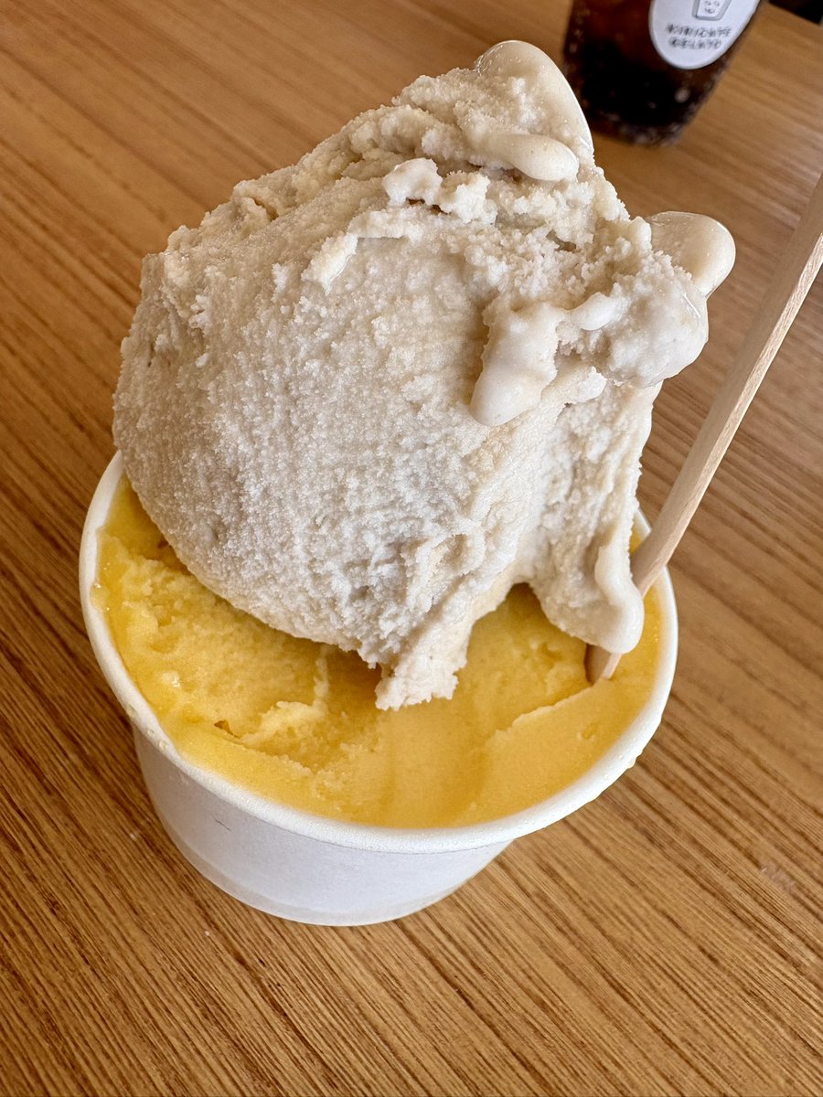 uxtupii's tweet photo. お昼ごはんはピザ🍕とジェラート🍨のセットです！ https://t.co/ER3PO0mavk