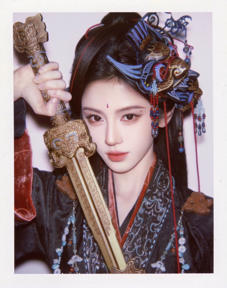 corazon_jy's tweet photo. 260806 쥐징이 오피셜 웨이보 업데이트 (3/3)
#쥐징이 #鞠婧祎 #JuJingyi #จวีจิ้งอี https://t.co/9e74R0LCrs