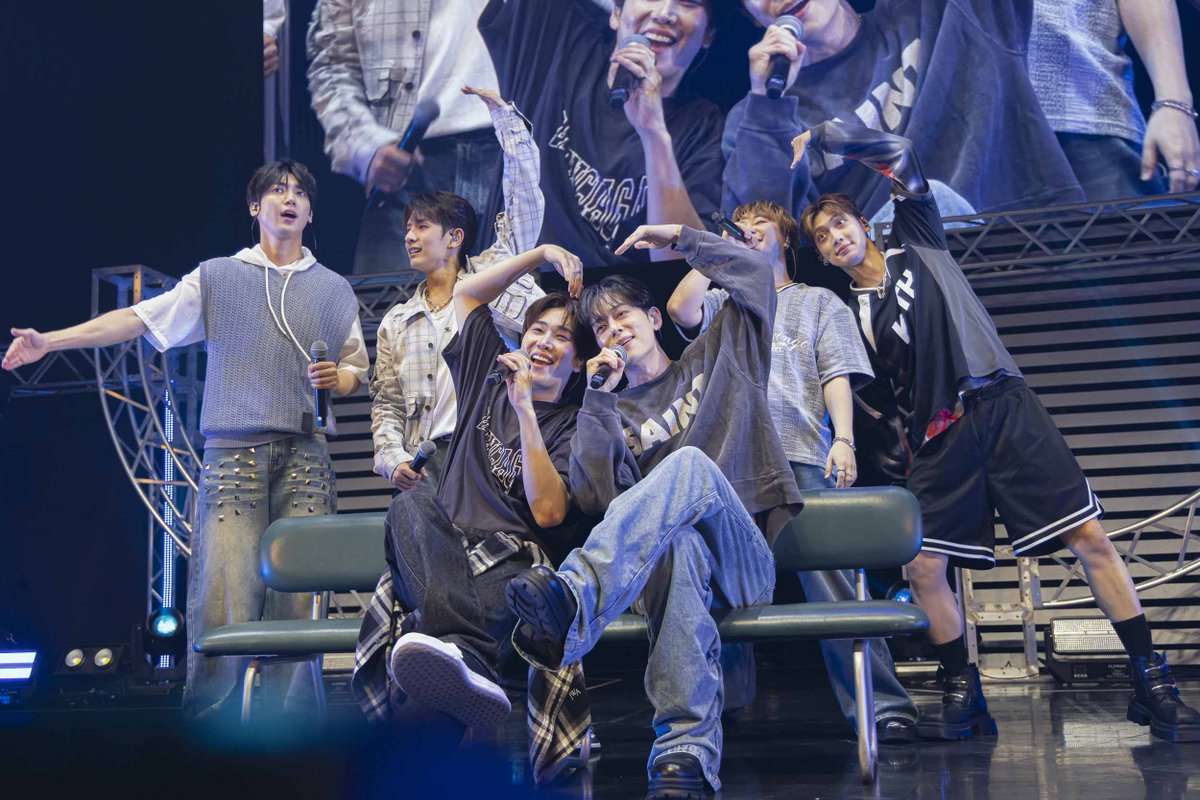 asian_hana's tweet photo. BOYFRIEND Fan Concert [RE・ENGINE 再動]
デビュー15周年公演で「何年かかっても、また武道館へ」 “彼氏ドル”として愛される6人が、日本でファンと再会✨
＜オフィシャルイベントレポート＞

https://t.co/Foq4gWrsnI

@boyf_official
#BOYFRIEND #보이프렌드 https://t.co/aonw4642dc